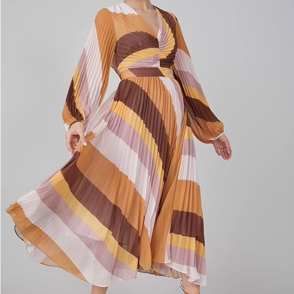 NWT MOTF PREMIUM PLEATED LIGHT FLOWY V-NECK Nude Tone Dress, size XL - Picture 3 of 12